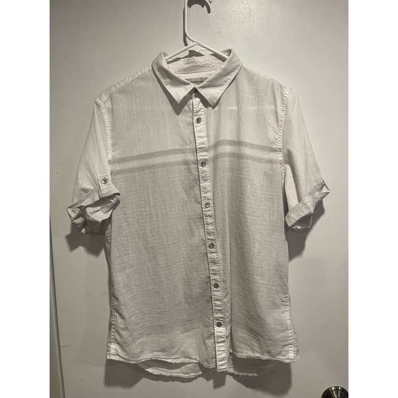 Calvin Klein button up short sleeve shirt. Men’s medium. - Picture 1 of 3